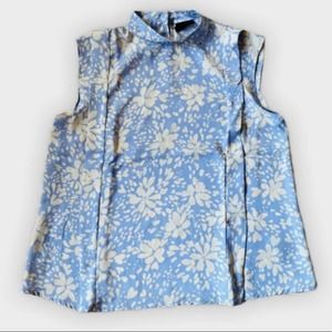 Who What Wear Sleeveless blue Pastel Floral Blouse